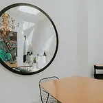 דירה Luxury Loft With Private Parking לייז'