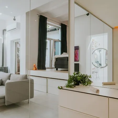 아파트 Luxury Loft With Private Parking 리에주