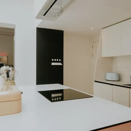 Luxury Loft With Private Parking *